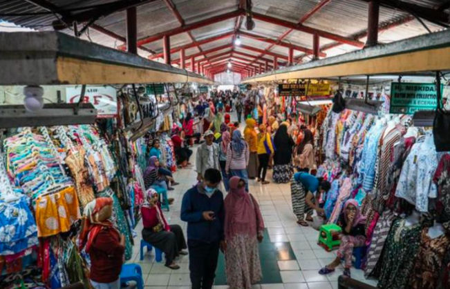 Bingung Pilih Model Bisnis: Reseller Vs Bangun Brand Sendiri Mana yang Paling Menguntungkan?